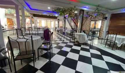 Prédio Comercial no Balneário São Francisco (Pedreira)