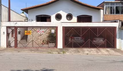 CASA TÉRREA À VENDA NA REGIÃO DE VELEIROS