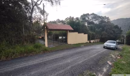 Itapecerica da Serra Linda Casa terrea dentro de uma chacara com piscina