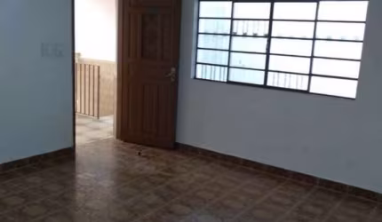 Casa Térrea com 2 dormitórios e 2 vagas de garagem