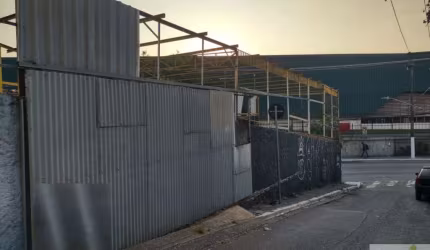 Capão Redondo Terreno esquina 300 metros Metrô ótimo para comercio ou residencial