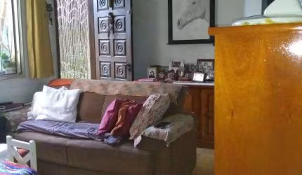 Casa Assobradada Jardim Ubirajara ideal para comércio e/ou Residência