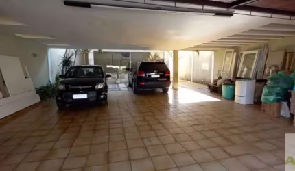 SOBRADO LINDO com 5 Suítes e 8 vagas de garagem no Jabaquara