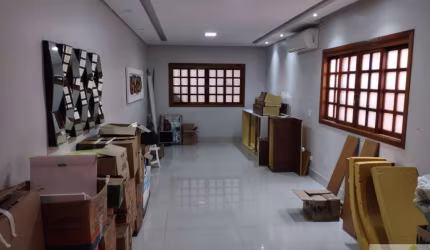 Campo Grande Belíssimo sobrado ISOLADO excelente localização