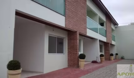 Sobrado com 3 suítes, 4 banheiros, 2 vagas na região Cupecê