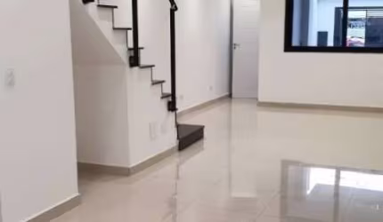 Sobrado Novo 3 dormitórios com suíte, 2 vagas região Campo Grande