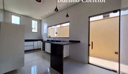 Linda Casa Em Condomínio Veneza I Mogi das Cruzes SP.