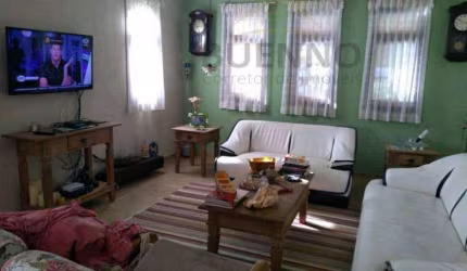 Casa de condomínio para venda possui 518 metros quadrados com 3 quartos