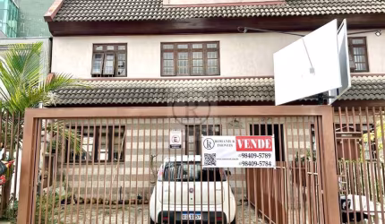 OPORTUNIDADE -  R$920.000,00 Sobrado triplex no Ahú. Comercial/Residencial.