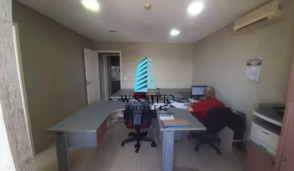 Ampla Sala Comercial próximo Av Nove de Julho