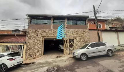 Sobrado com quatro quartos sendo dois suíte