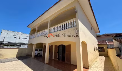 Sobrado com 5 quartos, Centro, Itanhaém - R$ 850 mil, Cod: 2138