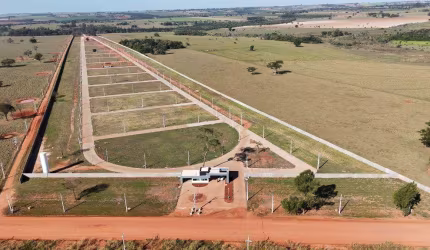 Terreno à venda em Marilena, Centro, com 300 m², Condomínio Copacabana