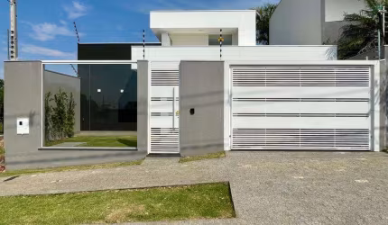 Casa à venda em Maringá, Jardim Canadá, com 3 quartos, com 115 m²