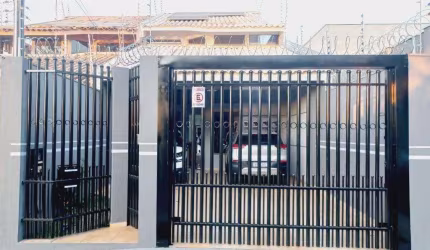 Sobrado à venda em Maringá, Vila Santa Izabel, com 3 quartos, com 249.8 m²