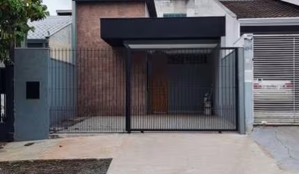 Casa para Venda em Maringá, Jardim Everest, 2 dormitórios, 1 banheiro, 2 vagas