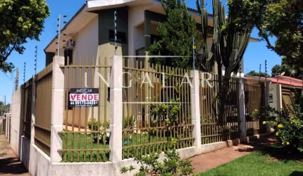 Sobrado para Venda em Maringá, Jardim Paris, 3 dormitórios, 1 suíte, 2 vagas