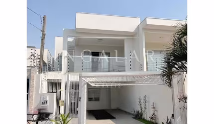 Sobrado para Venda em Maringá, Jardim Itália, 4 dormitórios, 2 suítes, 2 banheiros, 2 vagas