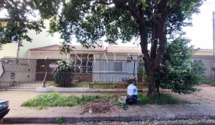 Casa para Venda em Maringá, Parque Residencial Cidade Nova, 3 dormitórios, 1 suíte, 2 banheiros, 3 vagas