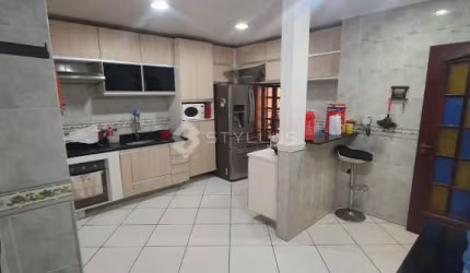 Casa com 4 quartos à venda na Rua Pereira Frazão, Vila Valqueire, Rio de Janeiro, 233 m2 por R$ 680.000