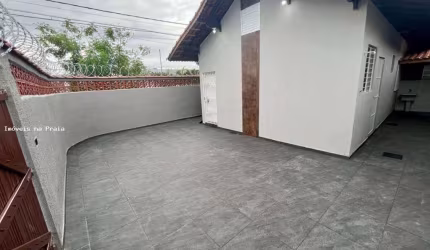 Casa à venda no bairro Balneário Maracanã em Praia Grande/SP