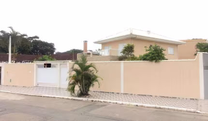 Casa à venda no bairro Solemar em Praia Grande/SP