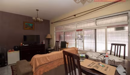 Venda | Casa com edícula, 250m², 5 dormitórios, quintal, vagas, Vila Arcadia, São Paulo/SP.