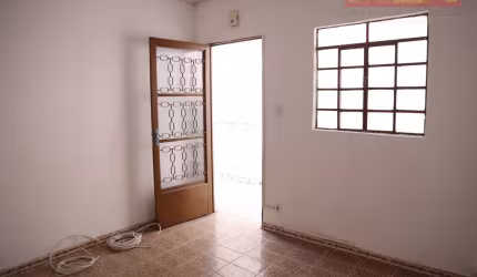 Venda | Casa com 136m², 1 dormitório, sala, quintal, jardim, Moinho Velho, São Paulo/SP.