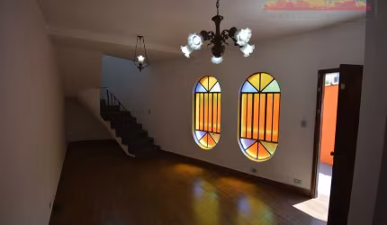 Vende Casa | Casa Sobrado com 160 m², 3 dormitórios, sendo 1 suíte, 4 banheiros sociais, varanda, 2 vagas, Vila Bancaria Munhoz. São Paulo/SP.