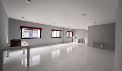 Alugue Sobreloja com 250², 2 banheiros, Parque São Domingos, São Paulo/SP