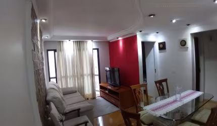 Apartamento 66m², 3 dormitórios, 1 suíte, sacada, 2 vagas.