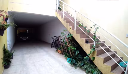 Venda | Sobrado com 241m², 5 dormitórios, 4 suítes, 2 WC, 8 vagas, Vila América