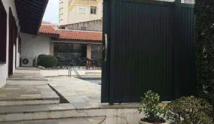 Casa com 3 dormitórios à venda, 300 m² por R$ 2.300.000,00 - Parque Campolim - Sorocaba/SP