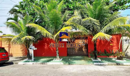 Casa Maravilhosa com piscina 50 metros do mar !!