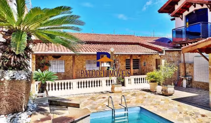 Lindo Sobrado com Piscina! Sobrado estilo Colonial.