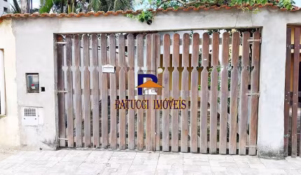 Sua Casa na Praia! Imóvel com Edícula Pertinho do Mar!