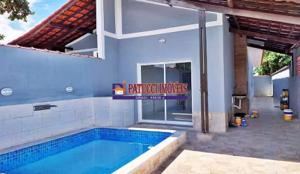 Casa com 03 Dormitórios e Piscina! Totalmente Revitalizada - Perto do Mar!