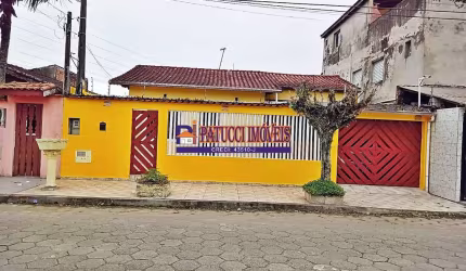 Oportunidade Imperdível! Casa Mobiliada a 400 Metros do Mar!