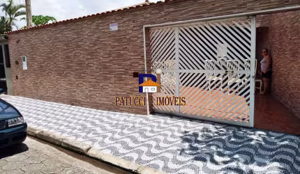 Linda Casa Próximo Mar com 02 Dormitórios Vila Atlantica