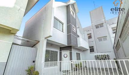 Sobrado com 3 dormitórios à venda, 129 m² por R$ 690.000,00 - Novo Mundo - Curitiba/PR
