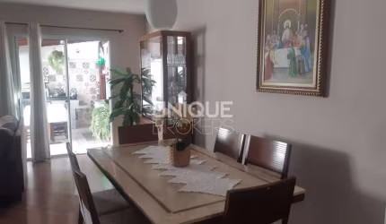 Casa de Condomínio com 3 quartos, Jardim Shangai - Jundiaí