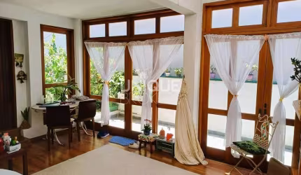 Casa térrea com 3 quartos e amplo quintal, Vila Rio Branco - Jundiaí