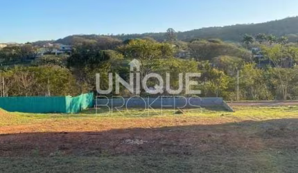 Terreno à venda com vista livre no condomínio Fazenda Serra Azul II