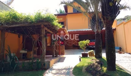 Casa Com 2 Dormitórios À Venda, 192 M² Por R$ 900.000,00 - Jardim Caçula - Jundiaí/Sp