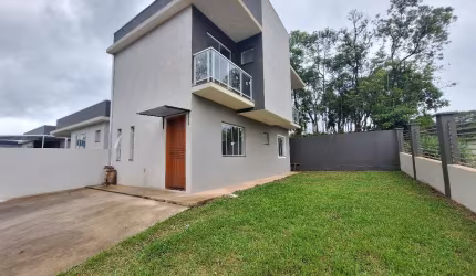 Otimo sobrado em condominio no Parque Embu