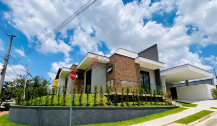 CASA À VENDA NO CONDOMÍNIO PHYTUS - BAIRRO JACARÉ EM ITUPEVA/SP