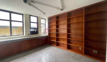 SALA COM 75 M² À VENDA NO EDIFÍCIO SANTO IVO NO CENTRO EM JUNDIAÍ/SP