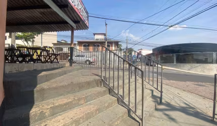 OPORTUNIDADE DE INVESTIMENTO EM SALÃO COMERCIAL E 02 CASAS NO BAIRRO HORTOLÂNDIA.