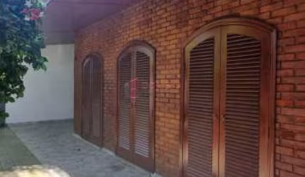 CASA TÉRREA COM EDÍCULA À VENDA NA VILA LACERDA EM JUNDIAÍ/SP (PRÓXIMA A AV. 9 DE JULHO)