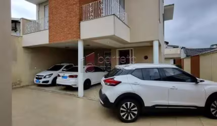 LINDA CASA SOBRADO, BAIRRO VILA ISABEL EBER, JUNDIAÍ SP.